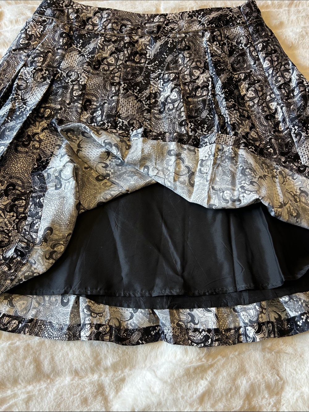 Brooks Brothers Black and White Pleated Silk Skirt Size 10 - Picture 8 of 10